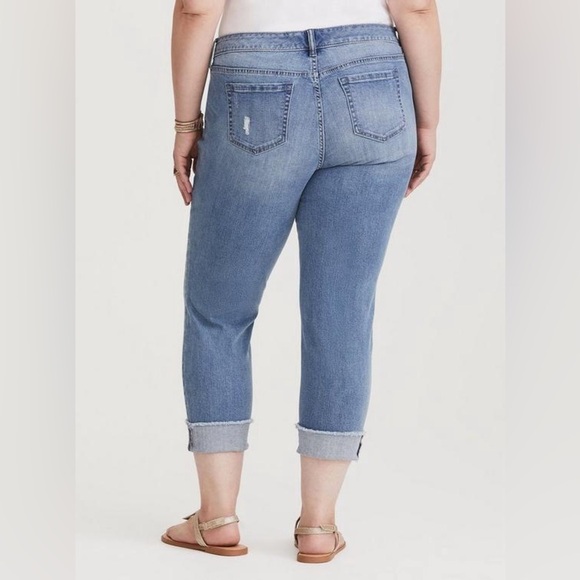 TORRID Crop Boyfriend Jean - Vintage Stretch Light Wash Size 12 Lace Underlay - Picture 2 of 13